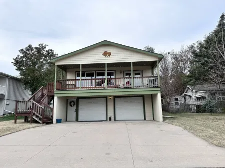 25% Off 2+ ni Rate in July! Ask Host! Lovely Lake View. Clean.Weekend Get-Away!