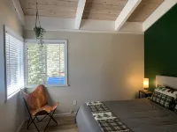 Multi-Family Vacation Bliss -Walk to Beach & Nature Trails Pet OK