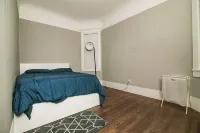 The most desired & safest location in Oakland! Hotels near 3000 Broadway Restaurant, Bar & Lounge