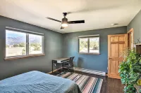 Serene 2-Bed Crestone Cabin • Mountain Views • Modern Comforts • Dog-Friendly