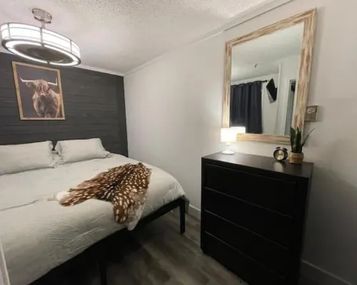 Luxury 1BR, ski in/out at Snowshoe! Hotele w: Edray
