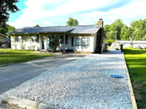 Cozy Getaway Near Windrock