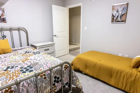 Stylish Chic Downtown Apartment