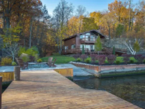 Just Us - Private Waterfront Home on Seneca Lake. Dog Friendly! Hotels in Starkey