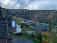 Stay and play, sleeps 6 with a beautiful view of Schweitzer Mountain Hotels in Sandpoint