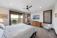 Luxurious Villa on Bridges golf course, only an hour from Telluride