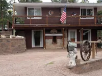 Quiet setting centrally located six miles west of Rapid City Hotels in Mount Rushmore UT