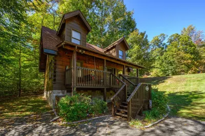 Cozy Cabin- 5mins From Pigeon Forge - Hot Tub