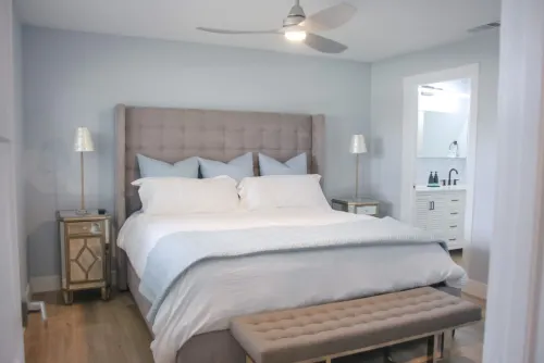 River Ranch luxury waterfront home w/ pool & dock : boater, family, pet paradise