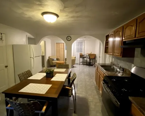 Glorious Suite near Downtown with washer/dryer Hotels in Gloucester