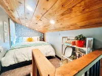 The Tiny House @ Deep Creek Lake - centrally located to everything Deep Creek