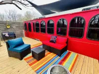 Trolley and The Treehouse #hiking #love #friendcation Hotels in Doyle