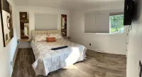 Newly Renovated 5-Bedroom Home Near Lambeau Field Hotels near Asylum Rage Room