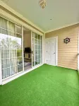 Luxurious Barefoot Landing Condo- Minutes from beach and golf