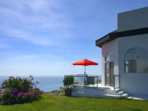 Malibu Ocean View Estate Hotels in Malibu