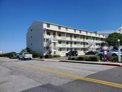Beautiful Bayside Condo - Perfect Sunsets and Short Walk to Beach - 56th Street Hotels in 