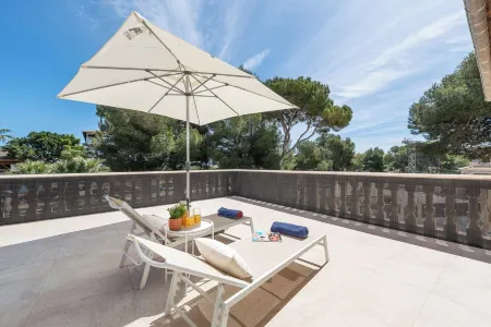 Villa Isabella a 250 Mtrs de la Playa , Villa Ideal Para Familias y Ciclistas Отели рядом с достопримечательностью «Royal Charters Mallorca»