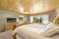 ENCHANTED CIRCLE LODGE-AWESOME MOUNTAIN VIEWS WITH HOT TUB AND SAUNA! - balcony