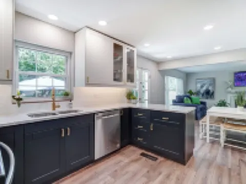 Completely updated home! -Close to hospitals, UD, Wright Patt Air Force Base. Hotels in Kettering
