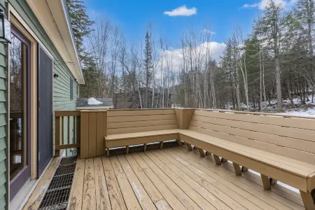 Enjoy a 90 Second, Traffic-Free Drive to Sunday River’s South Ridge Lodge! Отели в г. Ньюри