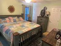 Lakefront Home with Huge Dock for Fishing / located close to Booger Bottom Cafe