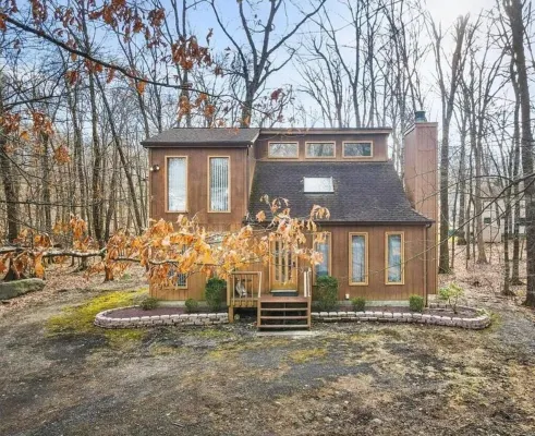 Private Wooded Escape w/ Hot Tub + Fire Pit