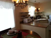 Charming and Convenient! No cleaning fee. Sleeps 6.
