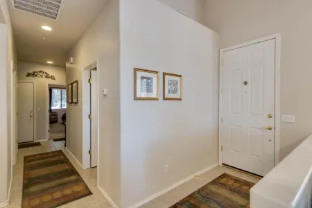 Quiet, Gated Community in NE Mesa, central Arizona with Heated Pool and Spa Отели рядом с достопримечательностью «Commemorative Air Force Museum»