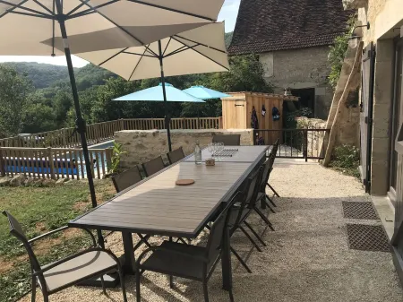 La Maison de LAZ, Gîte de caractère, with swimming pool.