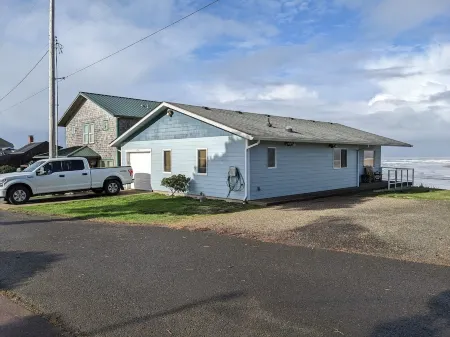 Stunning-Unimpeded Ocean, Beach, Bay, Bridge, & Peninsula Views w/ Beach Access! Отели в г. Уолдпорт