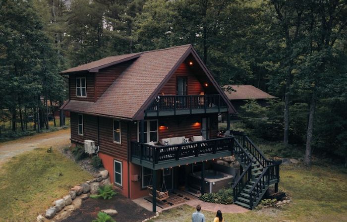 Adirondack Cabin Near Lake Placid & High Peaks: 7 Person Hot Tub and Skiing