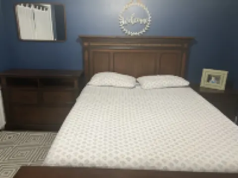 Cozy 1-bedroom house in charming West Point with AC, WiFi 克萊縣酒店