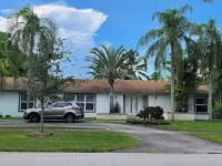 Private Apt Kendall - Near Zoo and Miami D College Hotels in Kendall