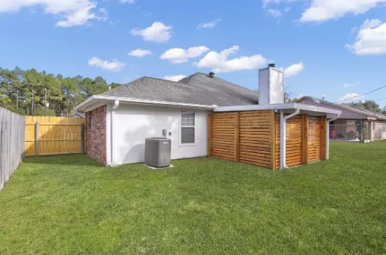 Elegant Home with Amazing Back Patio.  3Br / 2BTH - Sleeps 8.