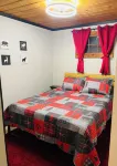 NEW Dog and Family Friendly Cabin w/Fire Pit, Remodeled, Centrally Located