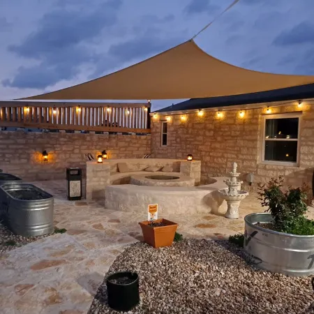 Serene Escape Villa: Pool, Hot Tubs, Games, Sauna, & Steam Room & much more fun!