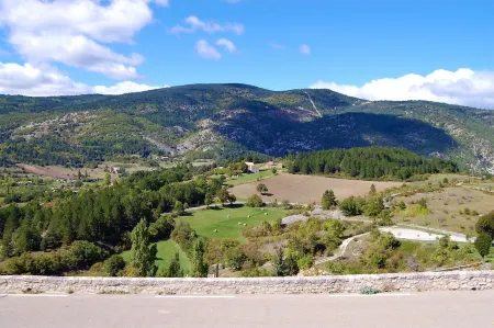 Small Provencal mas in local stone surrounded by nature.