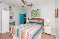 Heated Pool. Private Beach Path. Vilano Beach House Closest to Historic St. Aug.