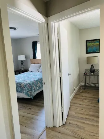 Hidden Gem-10 minutes to DT Chatt! Perfect for teleworkers, small families, etc.