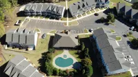 Lakefront, Dock, Kayaks, Paddleboards, Pool,Hot Tub and Access to Boat Rentals!