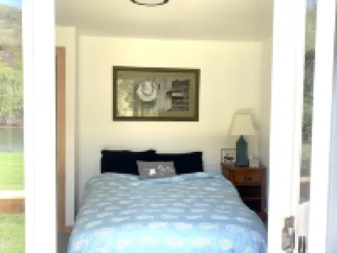 Kayak/Canoe/Fish & Relax right from the backyard of this Riverfront 3 B/R home! Hotels in Colchester