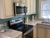 Nicely located, Cozy, PET Friendly cottage in beautiful Lake Toxaway, NC Hotels in Hogback