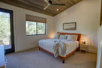 DWELL - Luxury In Torreon - Family Friendly, Tesla Charger