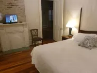 NEAR FRENCH QUARTER, 4 or 8  King beds, Sleeps 8 - 16 - safest area - 4-Star