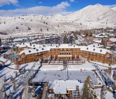 Cozy 2 bd/2 ba Condo w/ dual decks minutes from town & slopes! Hotel in zona Sawtooth Botanical Garden