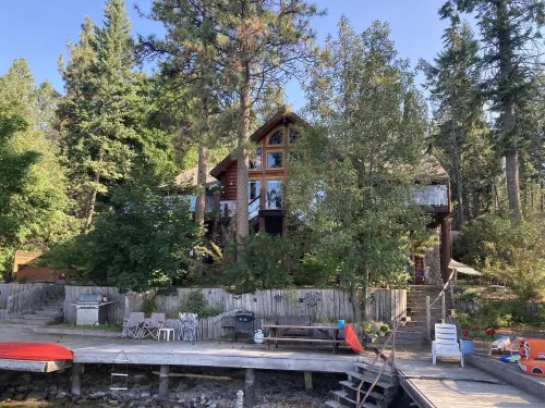 Ultimate Lakeside Retreat on Flathead Lake near Glacier National Park