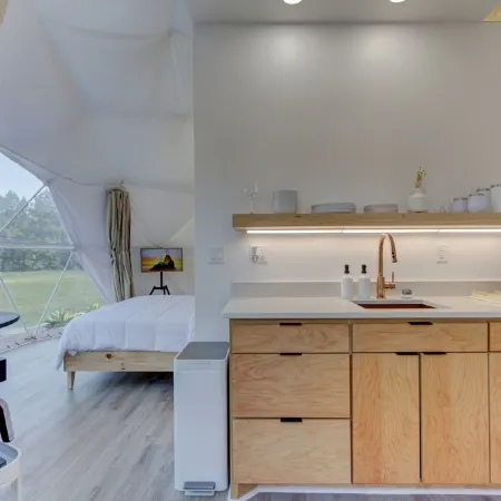 Luxury Glamping Dome “Sol” in countryside with hot/tub near Hot Springs