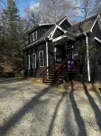 THE LOVERLY - Your Romantic Love Nest - hot tub, 3 fireplaces, 2 bath,  gazebo
