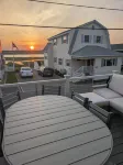 Spacious 6 BR, 4.5BA with water views across street from beautiful Wells Beach - 4-Star