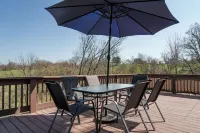 NEW! ARK Family Retreat w/ Game Room 3min to Ark! - 3 estrellas